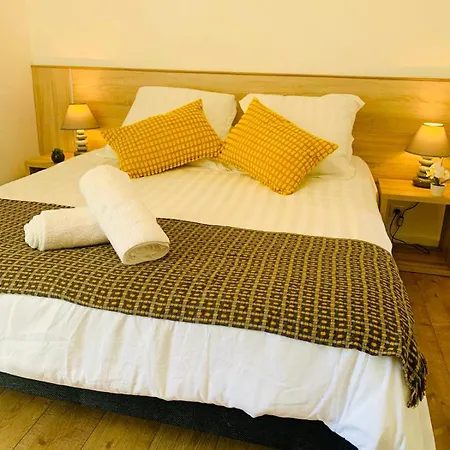 1br Center, 10 Min Walk To & Palais Διαμέρισμα