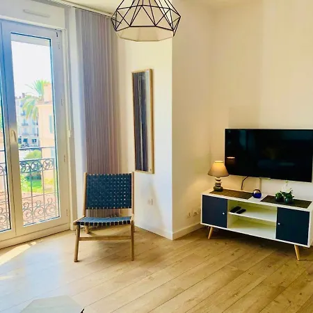 1br Center, 10 Min Walk To & Palais Apartamento *